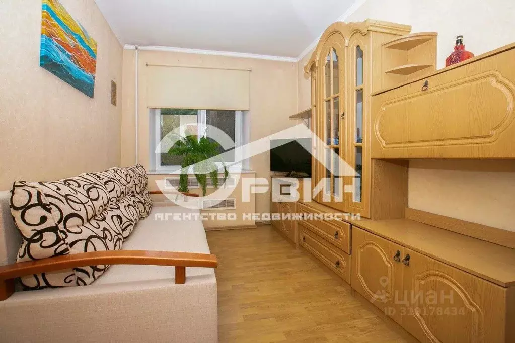 3-к кв. Калининградская область, Калининград Нарвская ул., 21 (58.1 м) - Фото 1