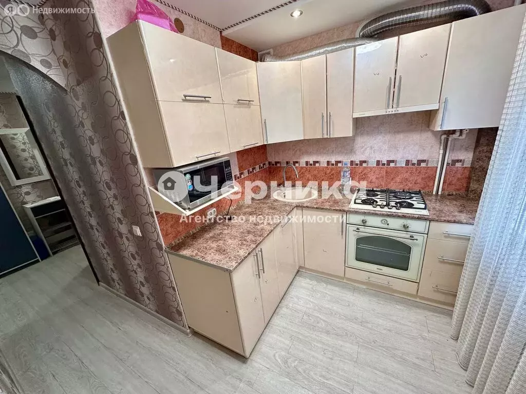 3-комнатная квартира: Каменск-Шахтинский, переулок Крупской, 64 (57 м) - Фото 1