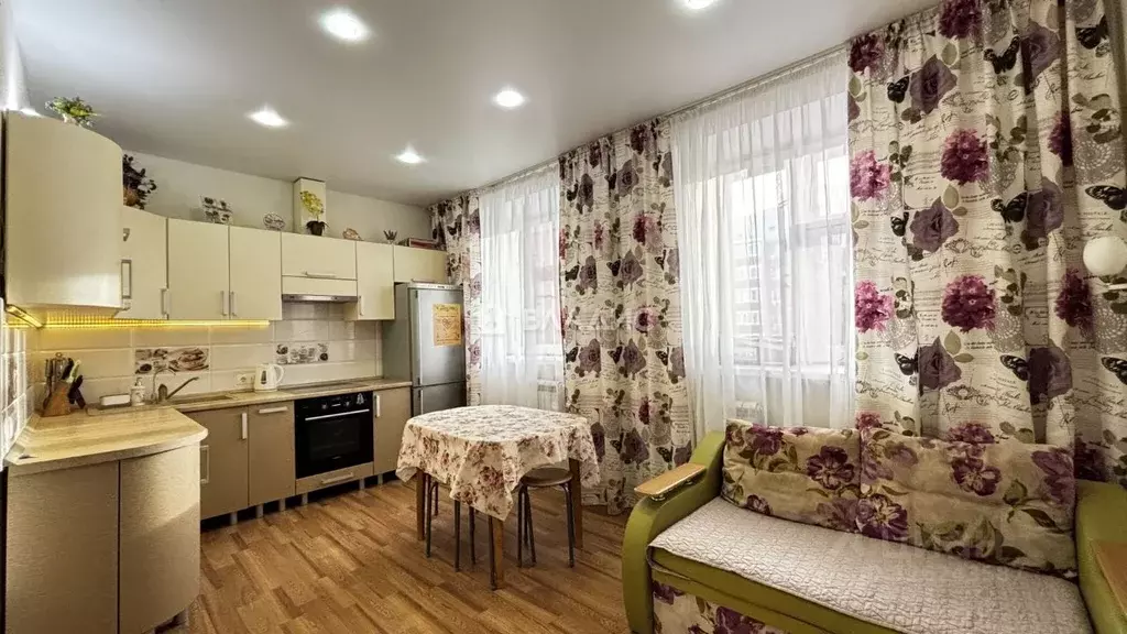 3-к кв. Белгородская область, Старый Оскол Северный мкр, 8 (73.4 м) - Фото 1