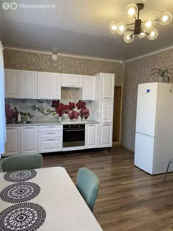 Дом в Кыштым, улица Леонида Каскова (303 м) - Фото 0