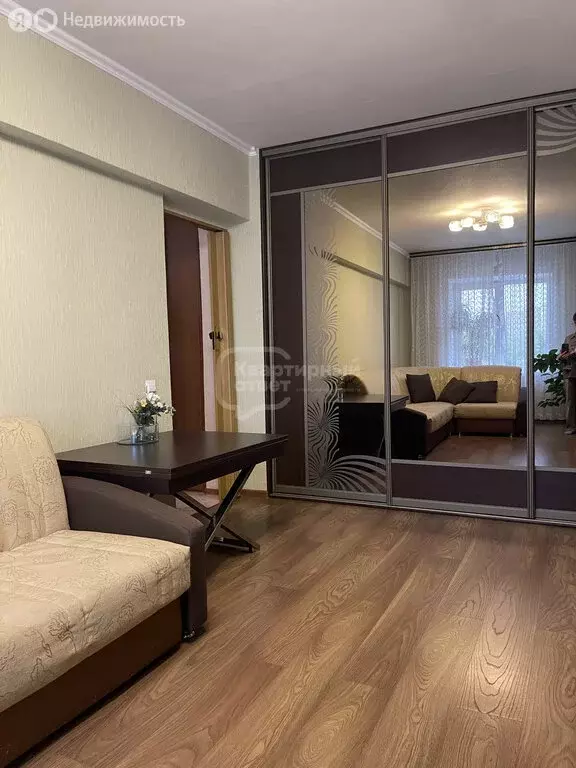 2-комнатная квартира: Владимир, улица Соколова-Соколёнка, 10 (50 м) - Фото 1