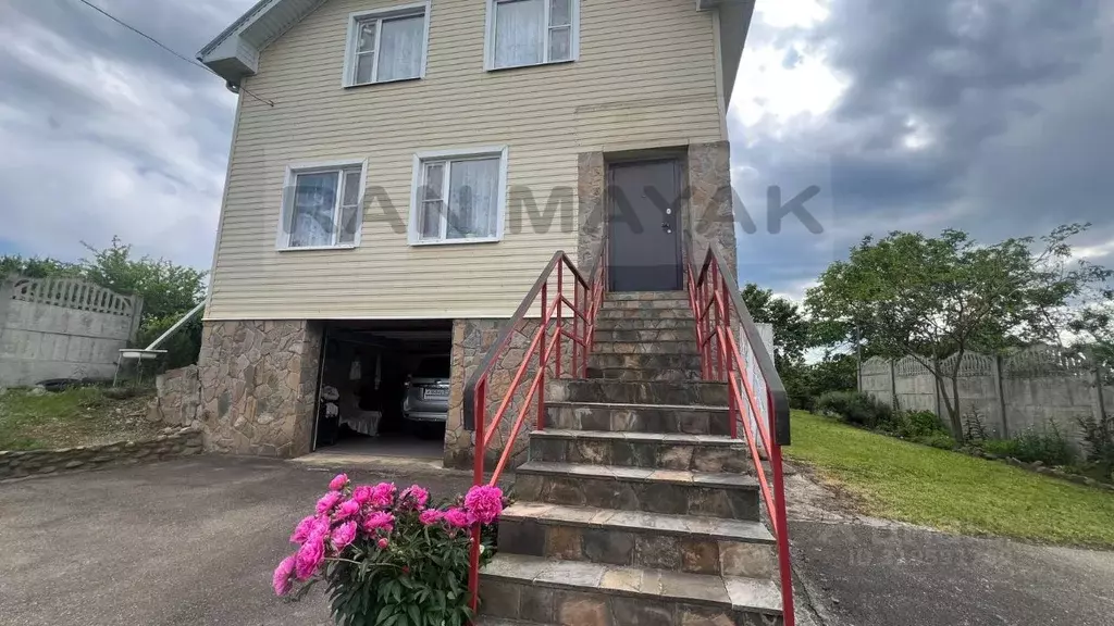 Дом в Адыгея, Майкоп Верхняя ул. (208 м) - Фото 0