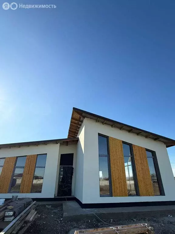 Дом в Симферопольский район, село Урожайное (163 м) - Фото 1