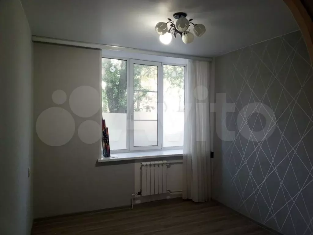 Комната 17 м в 1-к., 1/4 эт. - Фото 1