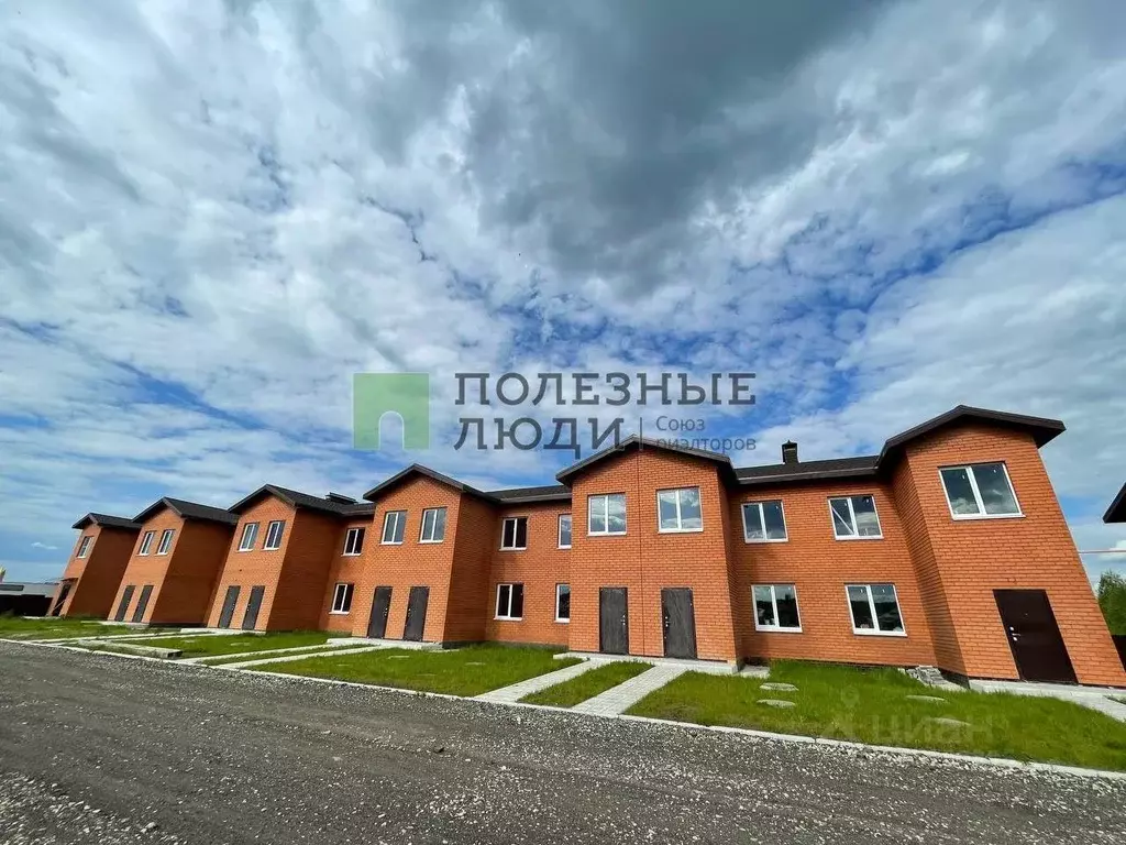 Таунхаус в Марий Эл, Медведевский район, Сидоровское с/пос, д. Загуры ... - Фото 1