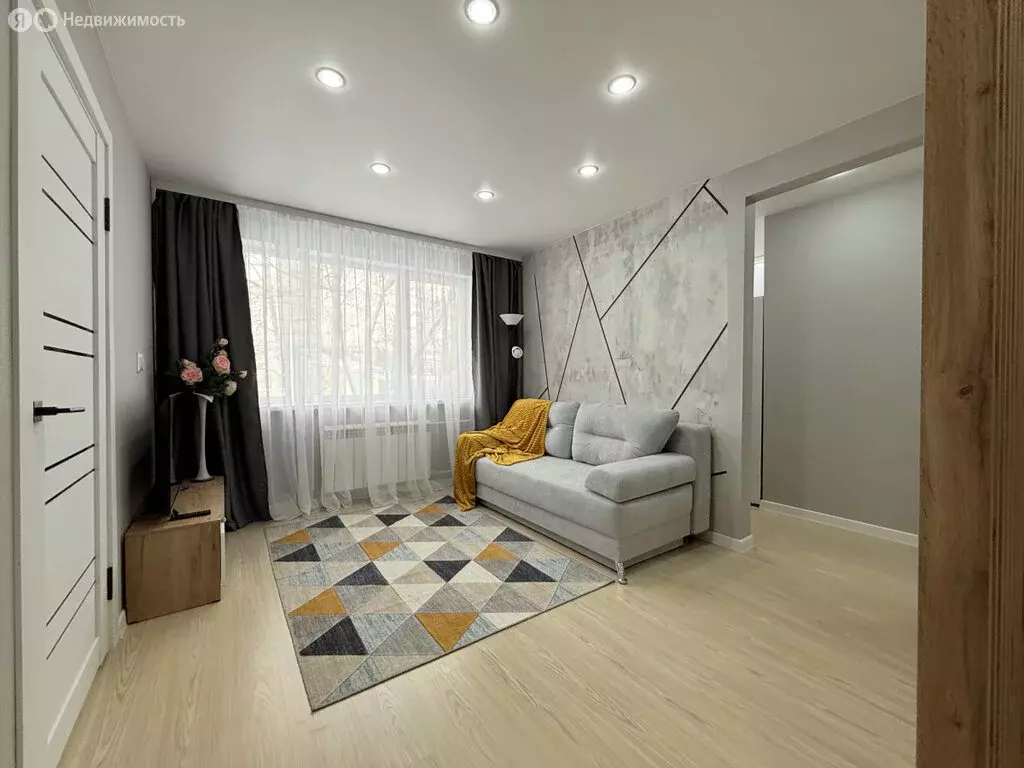 2-комнатная квартира: Киров, улица Защитников Отечества, 150 (44.5 м) - Фото 1