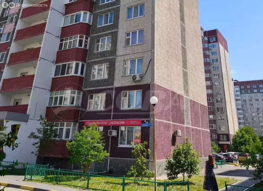 2-комнатная квартира: Тюмень, улица Николая Семёнова, 25 (62.5 м) - Фото 0