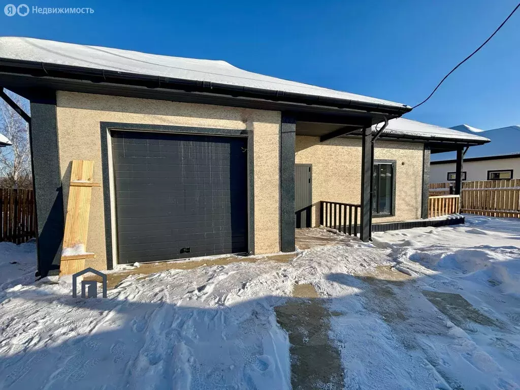 Дом в село Максимовщина, Восточная улица (180 м) - Фото 1