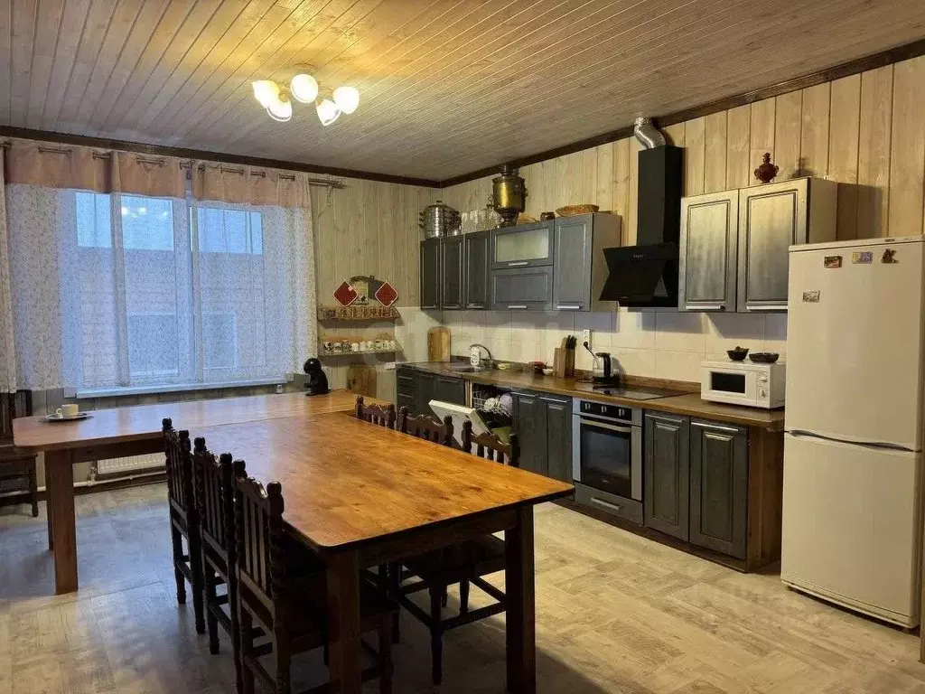 Дом в Псковская область, Себежское с/пос, д. Глубочица  (253 м) - Фото 1