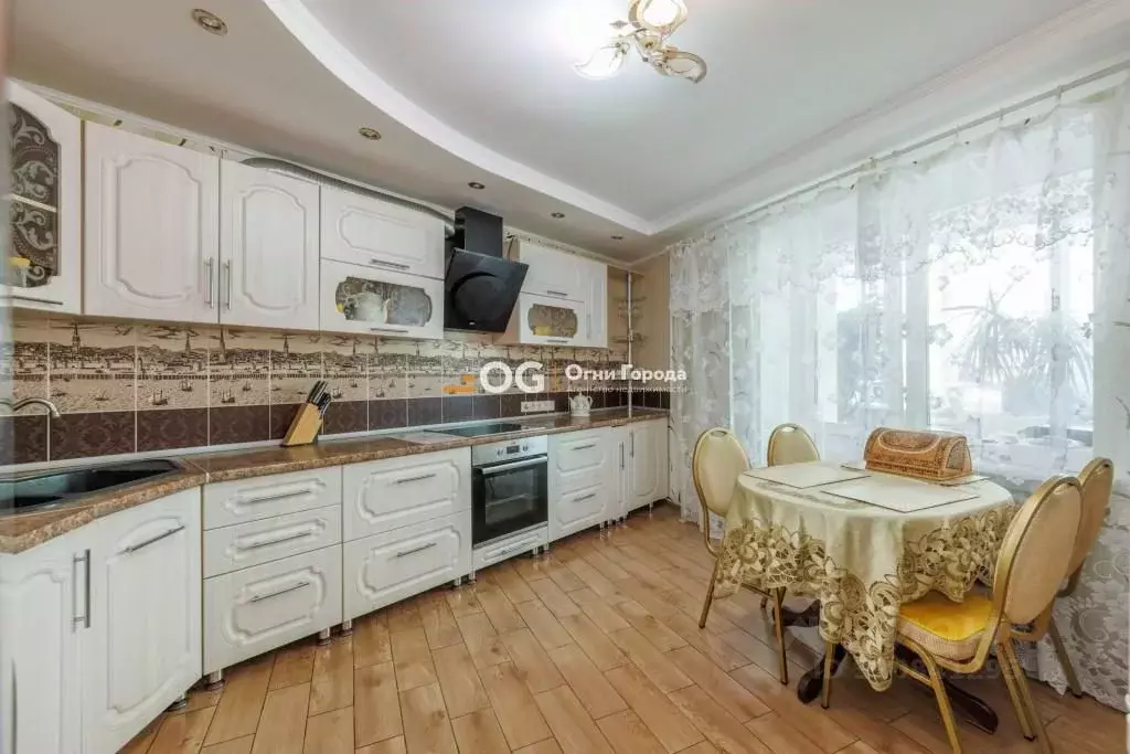 2-к кв. Брянская область, Брянск Московский мкр, 42/2 (69.4 м) - Фото 0