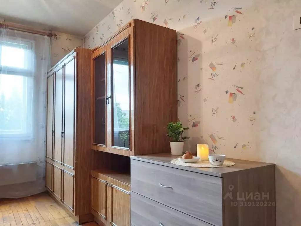 Комната Свердловская область, Екатеринбург ул. Красина, 4 (12.0 м) - Фото 1