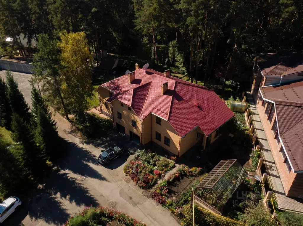 Таунхаус в Алтайский край, Барнаул тракт Змеиногорский, 116А (340 м) - Фото 1