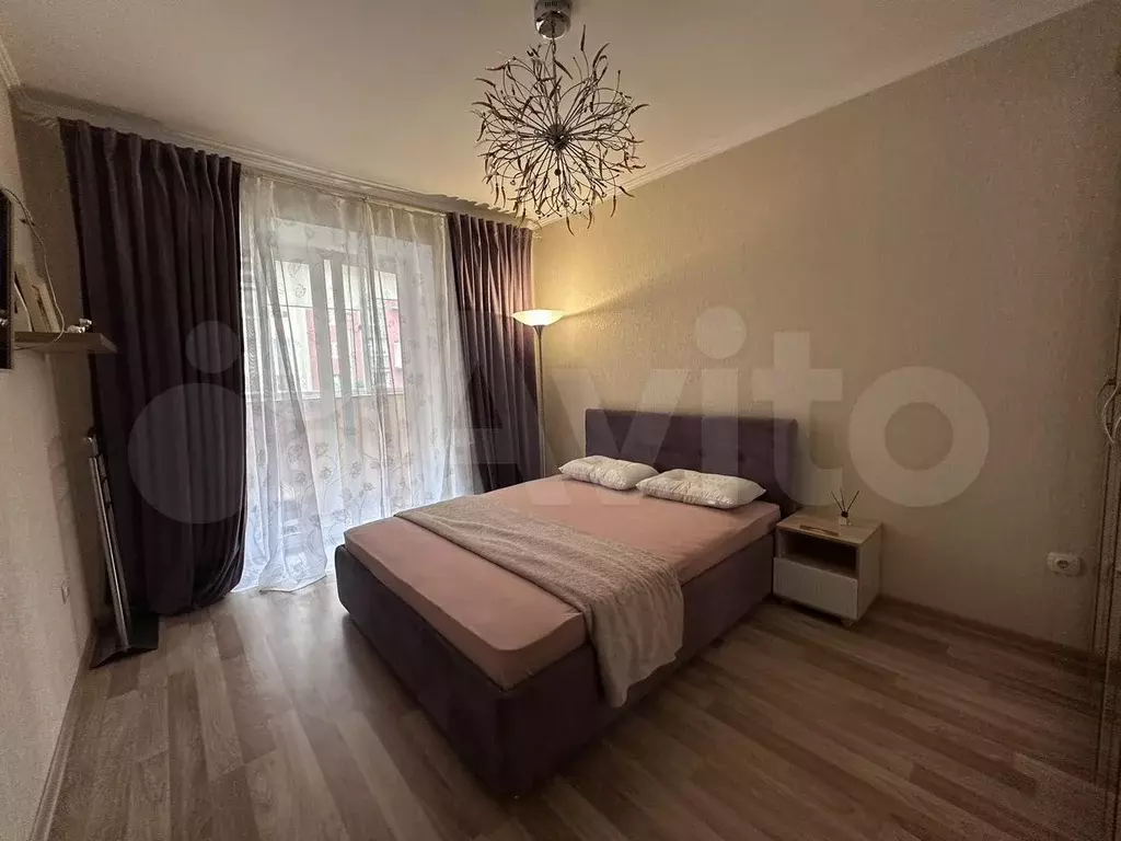 2-к. квартира, 60 м, 1/9 эт. - Фото 1