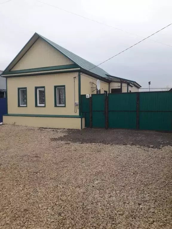 Дом в Саратовская область, Пугачев ул. Карла Маркса, 21 (80 м) - Фото 0