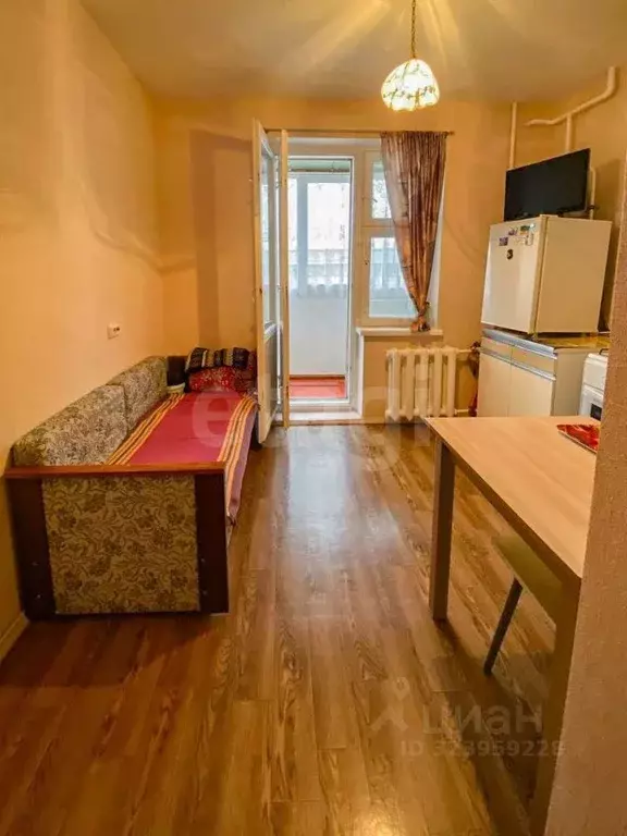 1-к кв. Псковская область, Псков Новгородская ул., 12 (32.7 м) - Фото 1