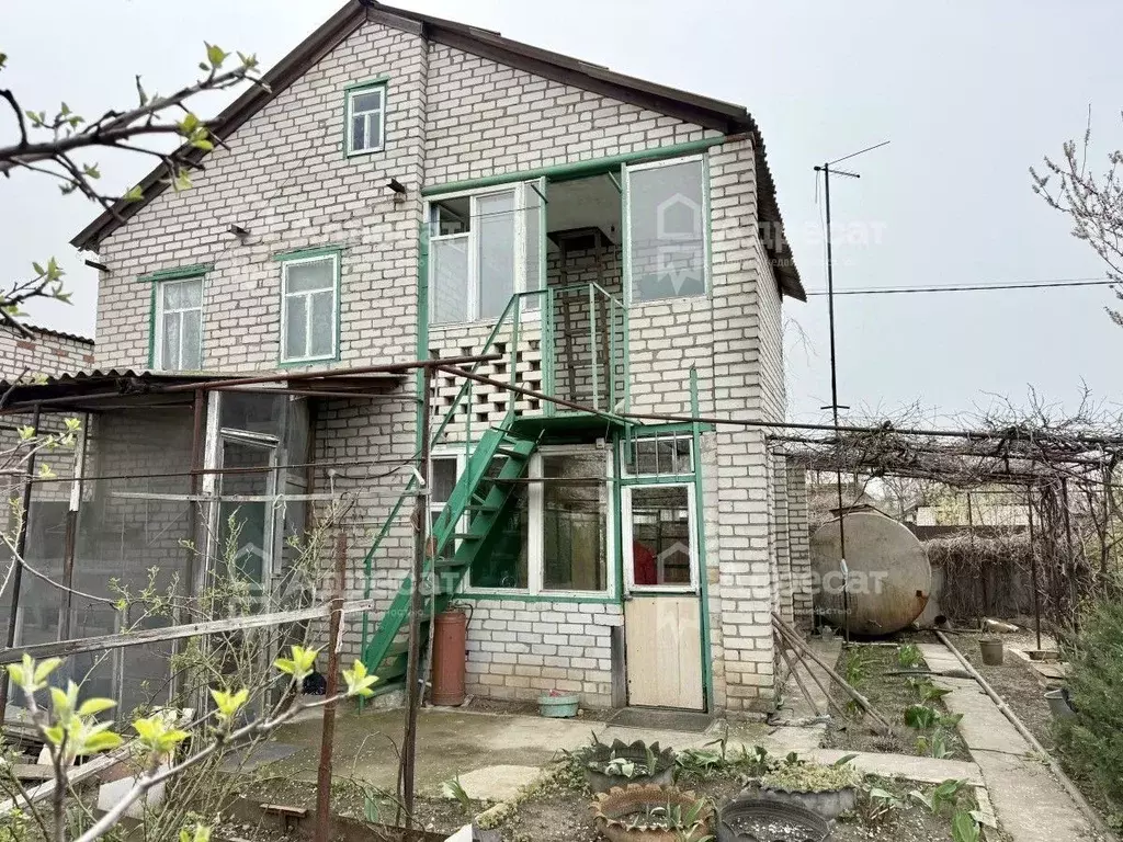 Дом в Волгоградская область, Среднеахтубинский район, Ахтубинское ... - Фото 1