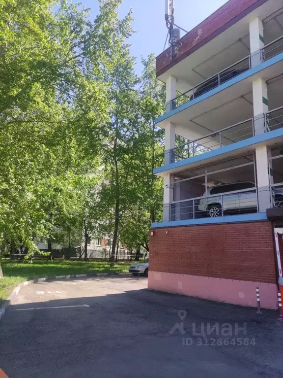 Гараж в Москва ул. Героев Панфиловцев, 11 (18 м) - Фото 0