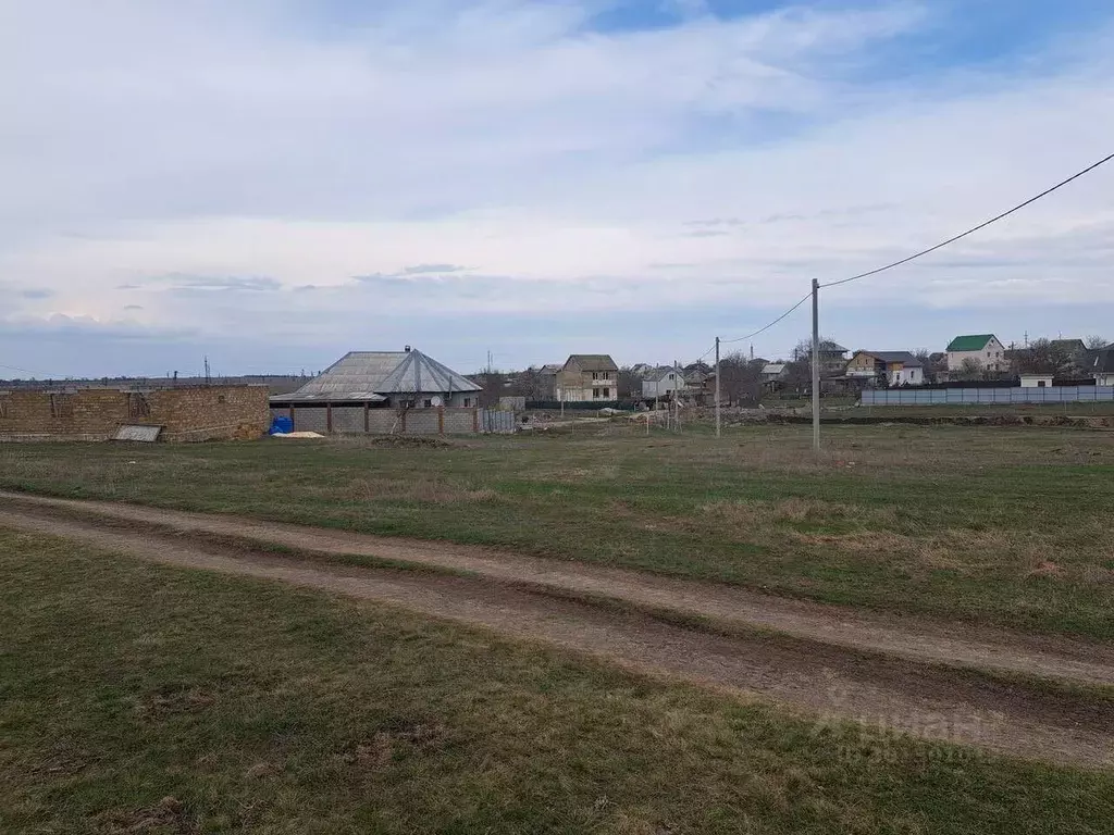 Участок в Крым, Симферопольский район, с. Мирное ул. Ашота Аматуни ... - Фото 1