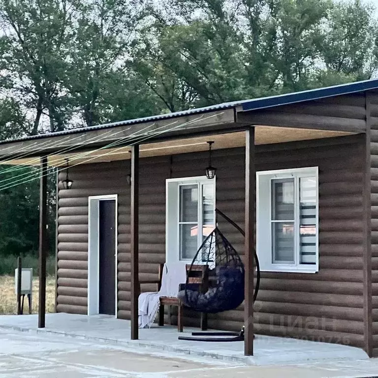 Дом в Астраханская область, Харабалинский район, пос. Гремучий  (75 м) - Фото 1