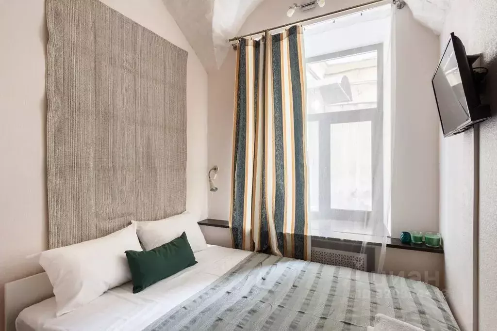 Комната Санкт-Петербург ул. Декабристов, 8 - Фото 1