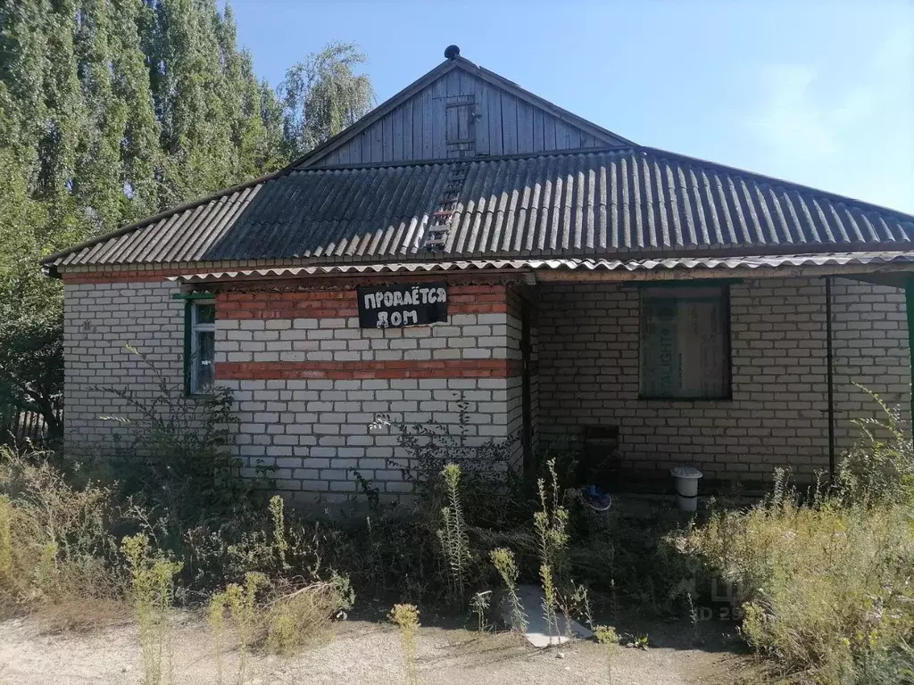 Дом в Саратовская область, Ровенский район, Привольненское ... - Фото 1