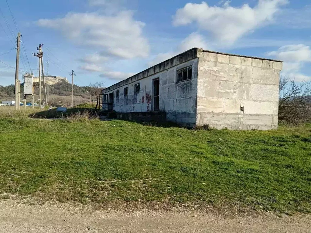 Гараж в Крым, Бахчисарайский район, с. Красный Мак ул. Кирова, 80А ... - Фото 1