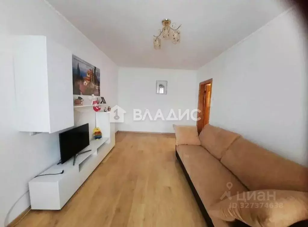 3-к кв. Белгородская область, Белгород ул. 5 Августа, 27к1 (71.3 м) - Фото 1