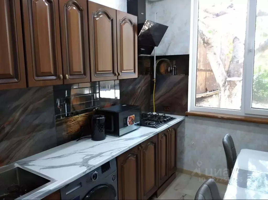 Дом в Крым, Симферополь ул. Абдуль Тейфук (80 м) - Фото 2