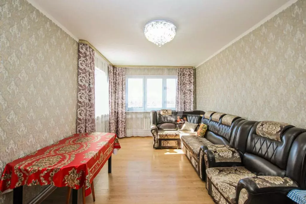 3-к кв. Бурятия, Улан-Удэ ул. Модогоева, 2 (78.0 м) - Фото 0