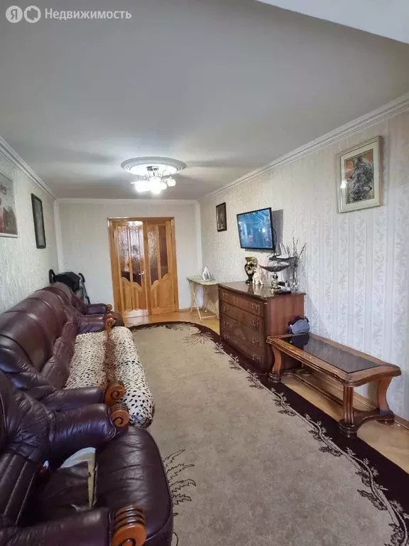 3-комнатная квартира: Владикавказ, улица Генерала Дзусова, 38 (68 м) - Фото 1