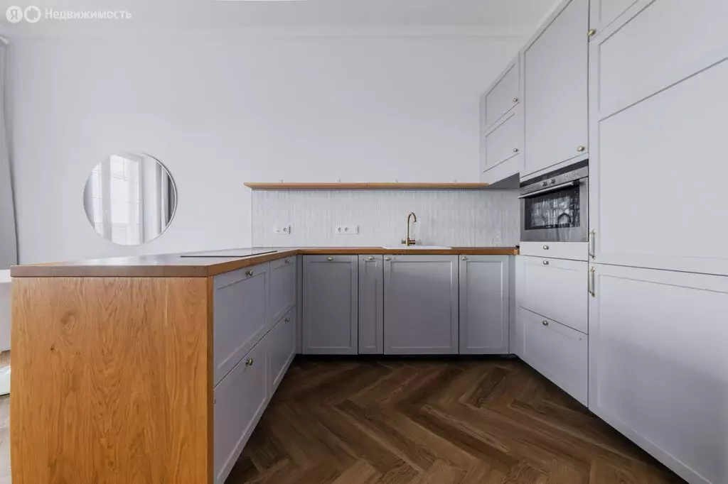 3-комнатная квартира: Екатеринбург, улица Большакова, 25 (80 м) - Фото 0