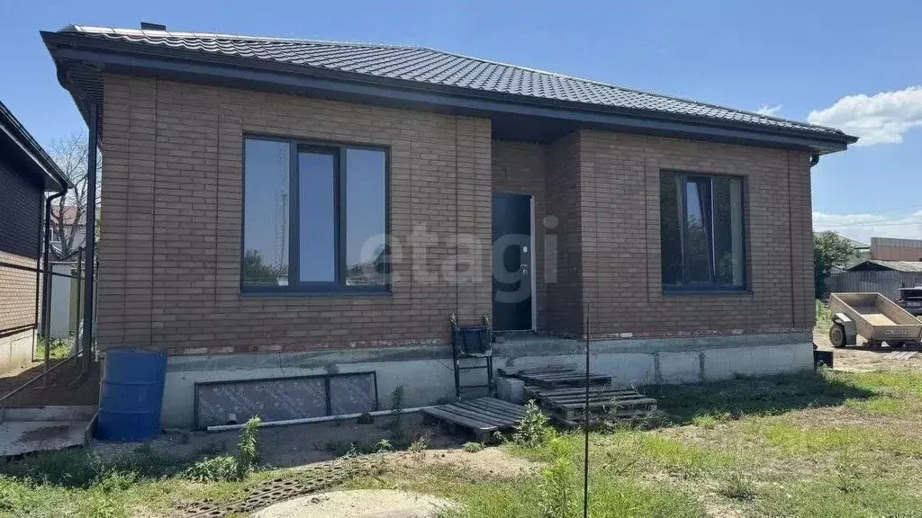 Дом в Ростовская область, Батайск Ставропольская ул. (95 м) - Фото 1