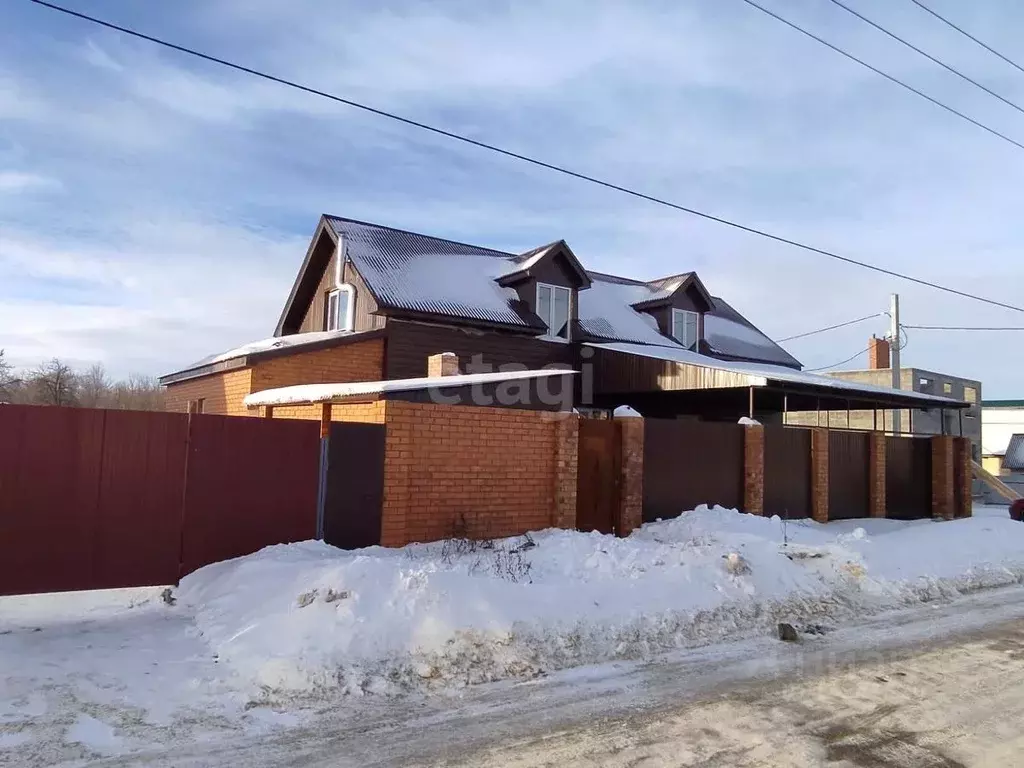 Дом в Ульяновская область, Чердаклинское городское поселение, с. ... - Фото 0