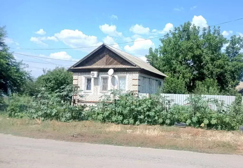 Дом в Волгоградская область, Волгоград Репродукторная ул., 34 (65 м) - Фото 1