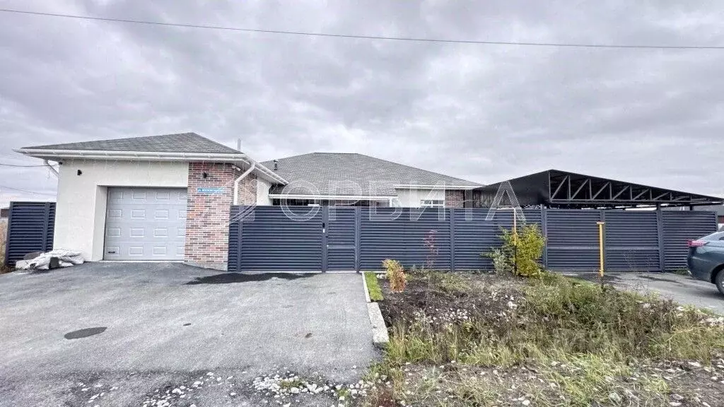 Дом в Тюменская область, Тюменский муниципальный округ, д. Падерина ... - Фото 1