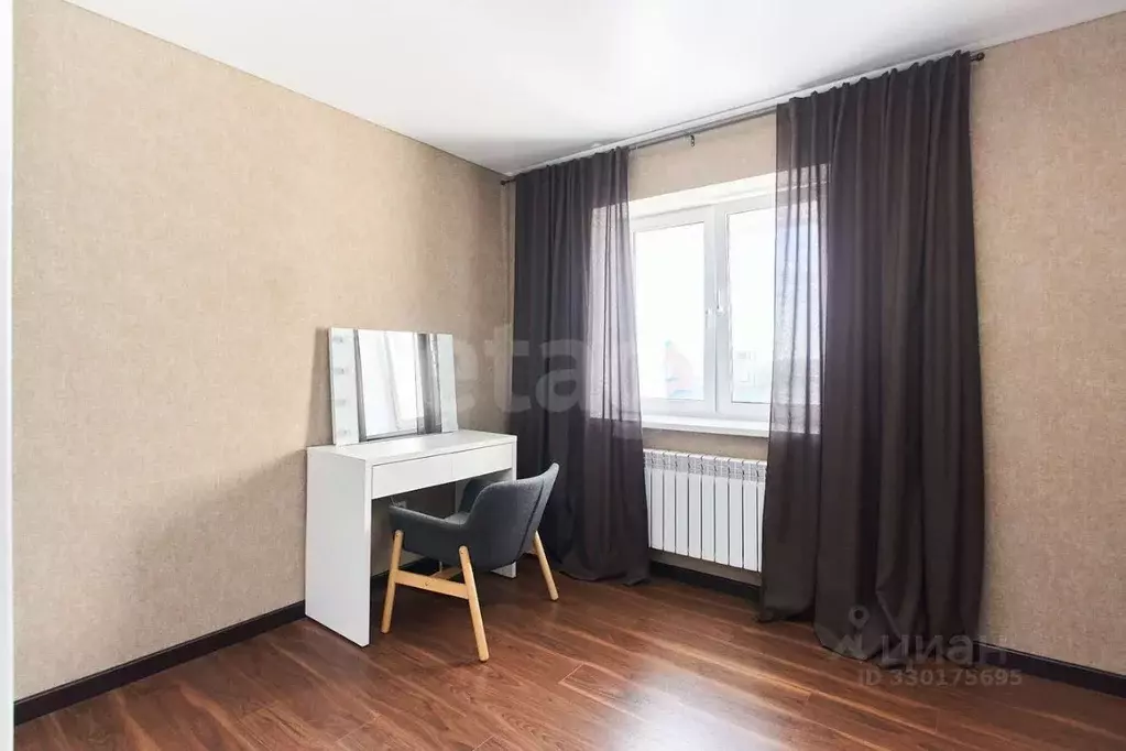 2-к кв. Тюменская область, Тюмень ул. Урицкого, 30 (54.8 м) - Фото 1