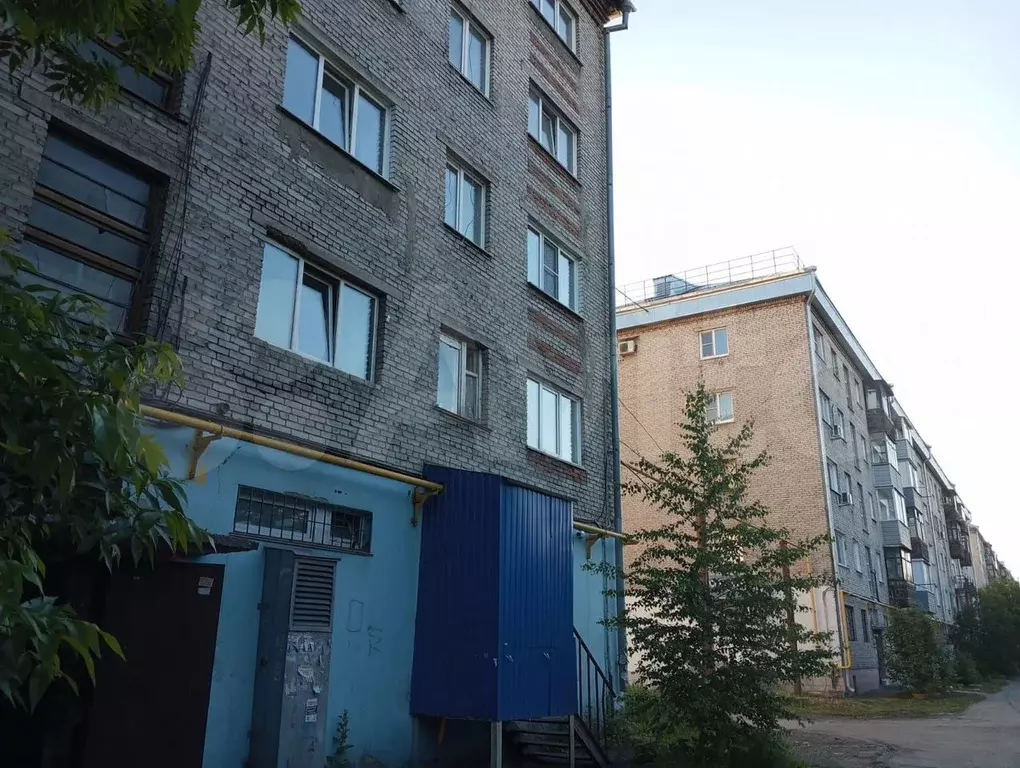 Комната 9,5 м в 6-к., 2/5 эт. - Фото 0