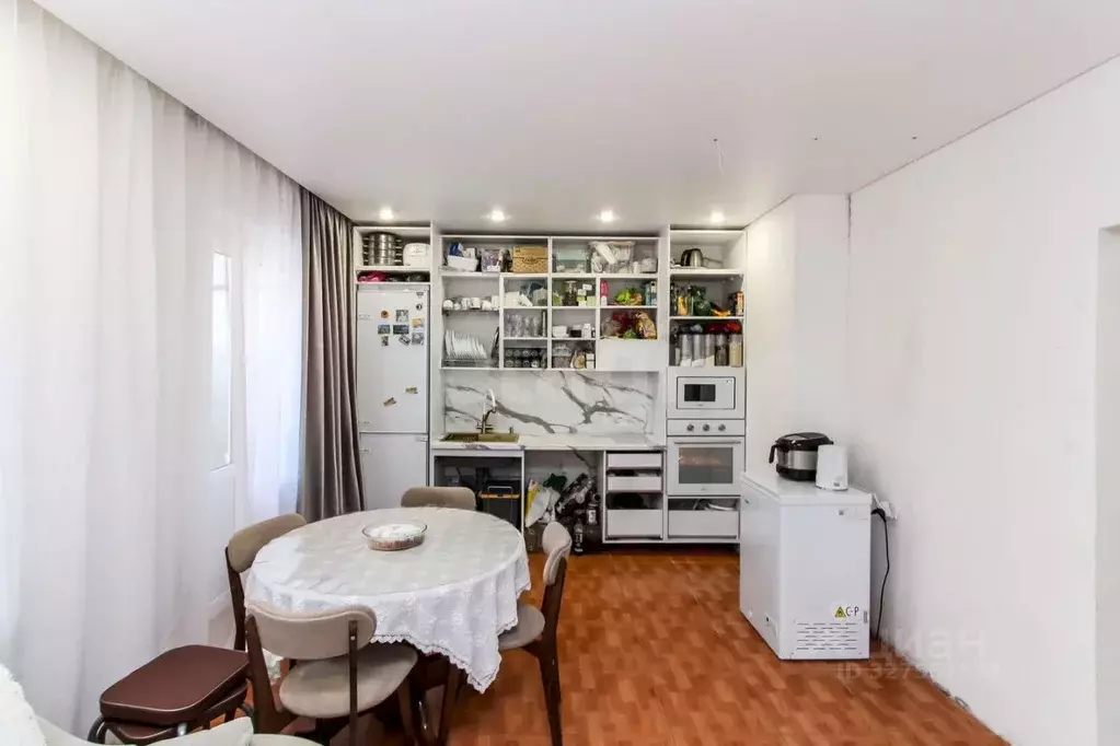 3-к кв. Тюменская область, Тюмень Матмасы мкр, ул. Пражская, 51 (90.0 ... - Фото 1