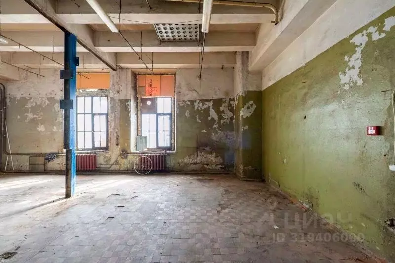 Торговая площадь в Санкт-Петербург ул. Комсомола, 2 (72 м) - Фото 1