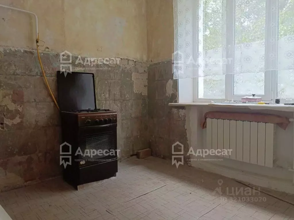 3-к кв. Волгоградская область, Волгоград Инициативная ул., 5 (73.4 м) - Фото 0