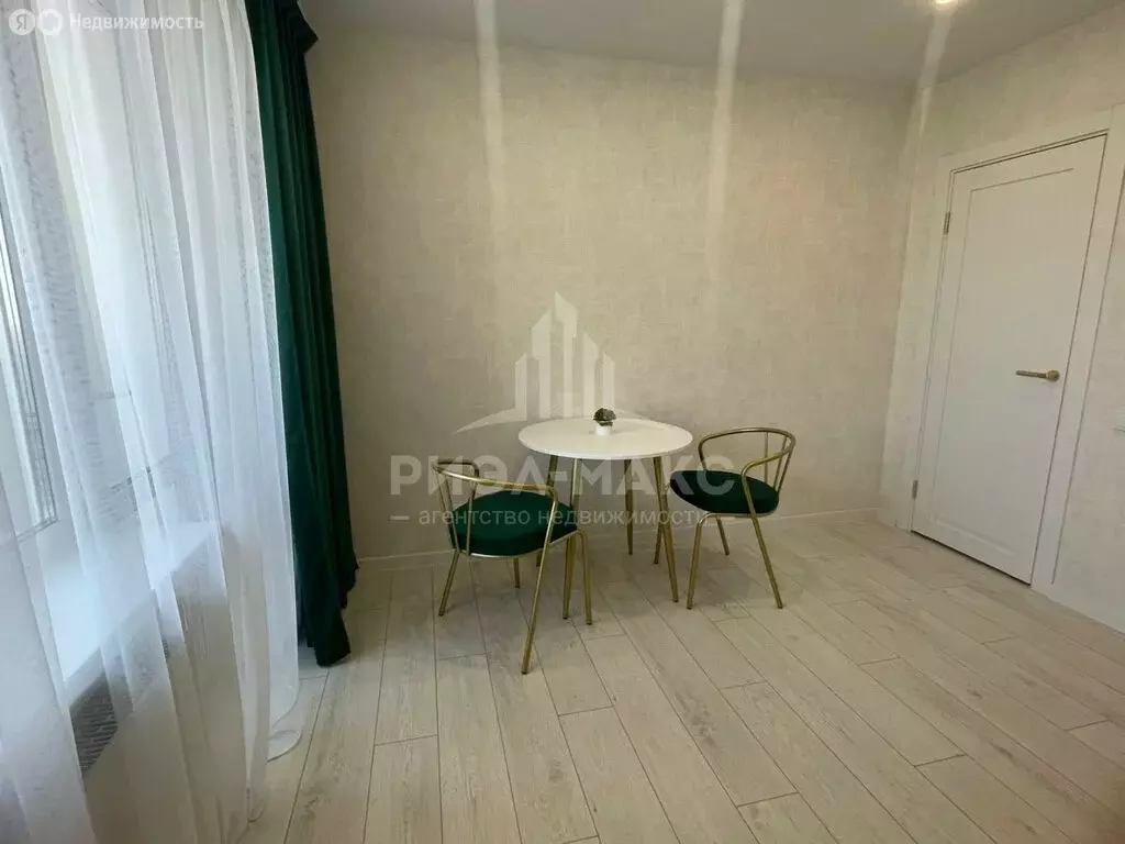 1-комнатная квартира: Брянск, улица А.К. Толстого, 3А (38 м) - Фото 1