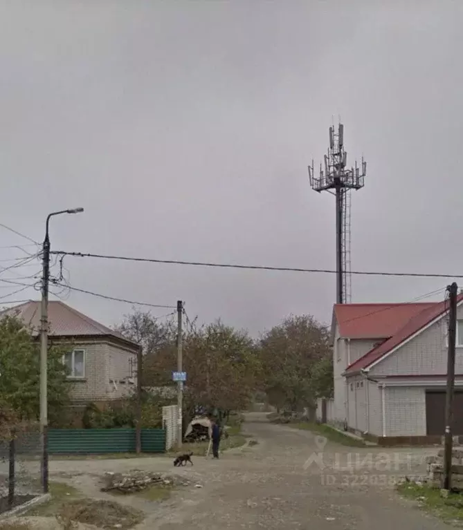 Дом в Карачаево-Черкесия, Черкесск Гвардейская ул., 1 (80 м) - Фото 1