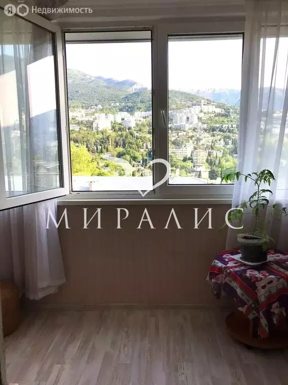 2-комнатная квартира: Ялта, Красноармейский переулок, 2 (56.4 м) - Фото 1