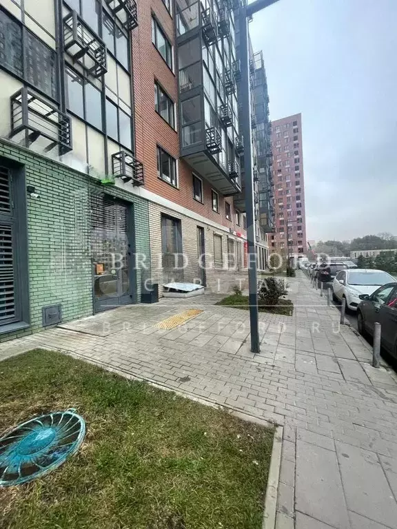 Продажа торгового помещения с магазином  Ярче - Фото 1