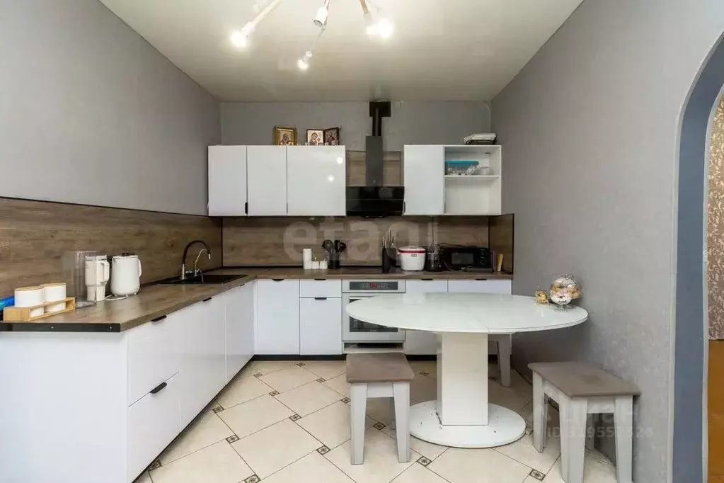 Дом в Тюменская область, Тюмень ул. Коммуны (197 м) - Фото 1