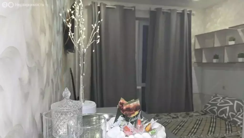 Квартира-студия: Тюмень, улица Новосёлов, 107к2 (15 м) - Фото 1