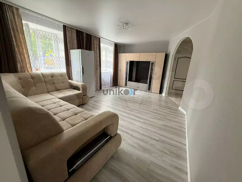 2-к. квартира, 60 м, 1/12 эт. - Фото 1