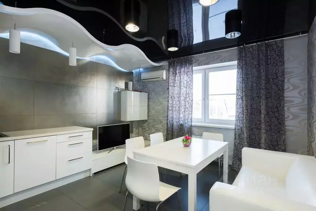 3-к кв. Свердловская область, Екатеринбург ул. Рощинская, 61 (75.0 м) - Фото 1