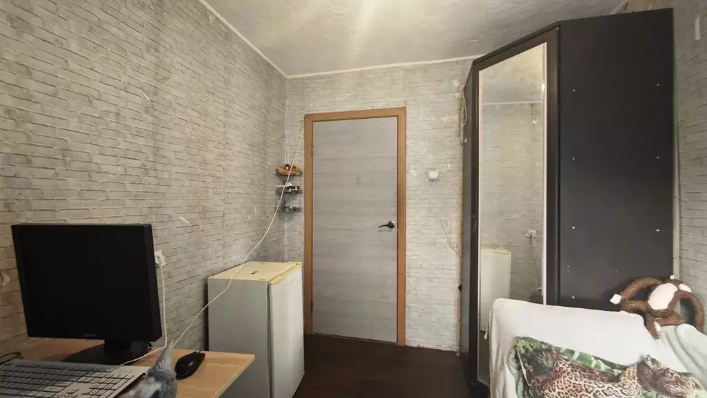 Комната Свердловская область, Екатеринбург ул. Патриотов, 8 (8.0 м) - Фото 2