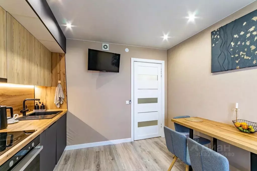 1-к кв. Свердловская область, Екатеринбург ул. Спутников, 16/3 (45.1 ... - Фото 1